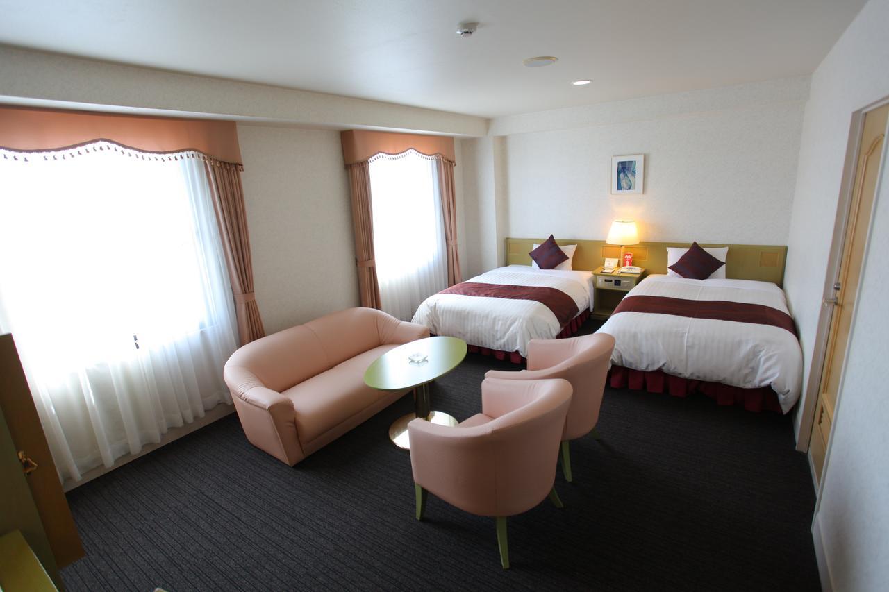 Hotel Verfort Hyuga מראה חיצוני תמונה